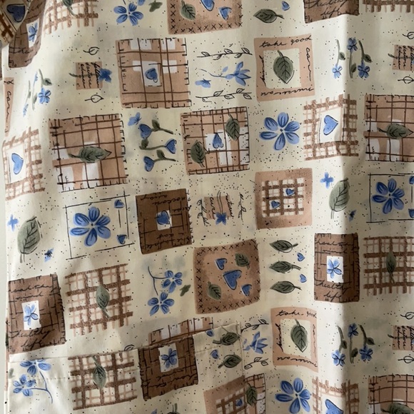 Scrub Top - Picture 2 of 2